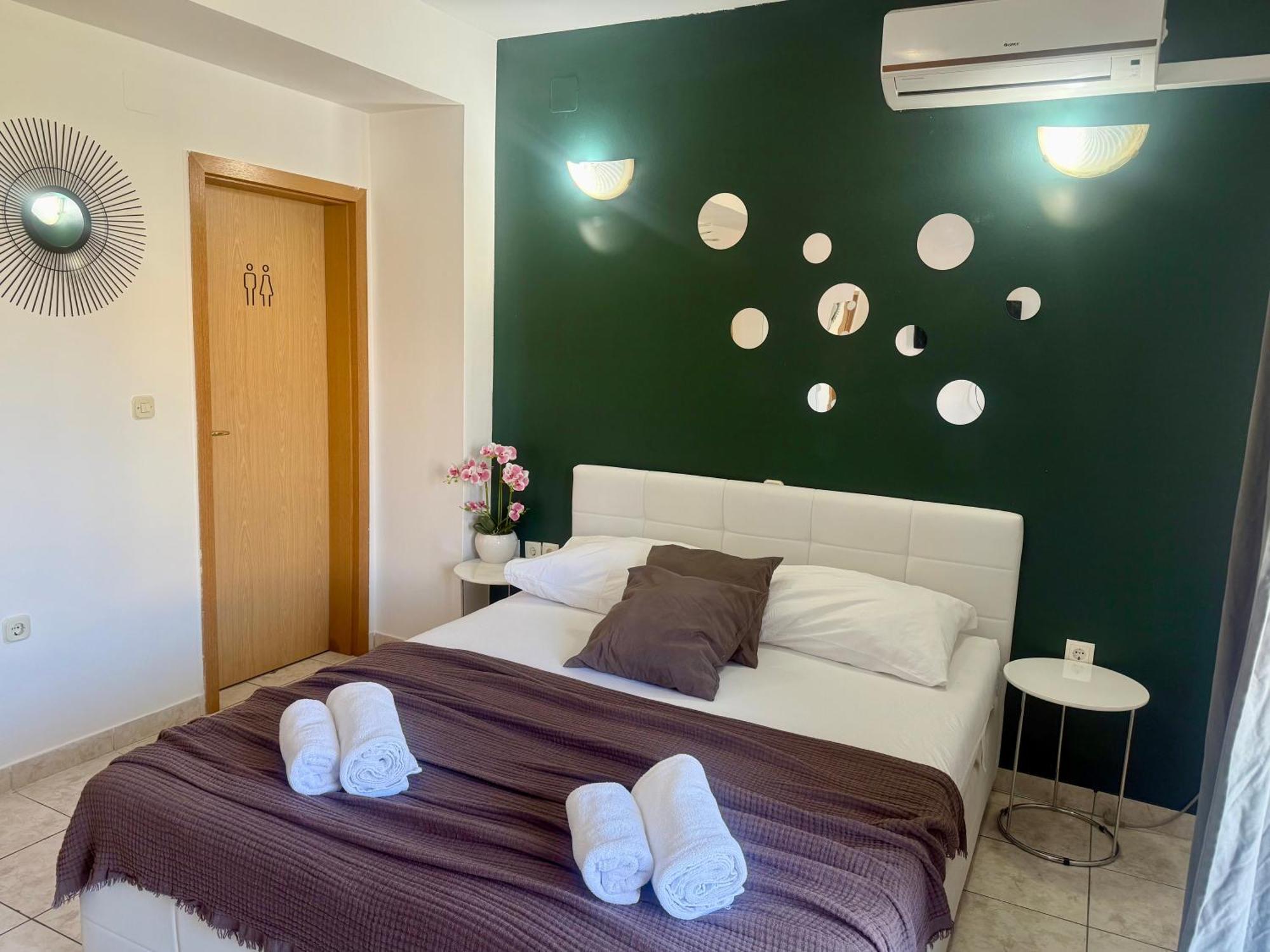 Apartments Ana & Ita โนวาลยา ภายนอก รูปภาพ