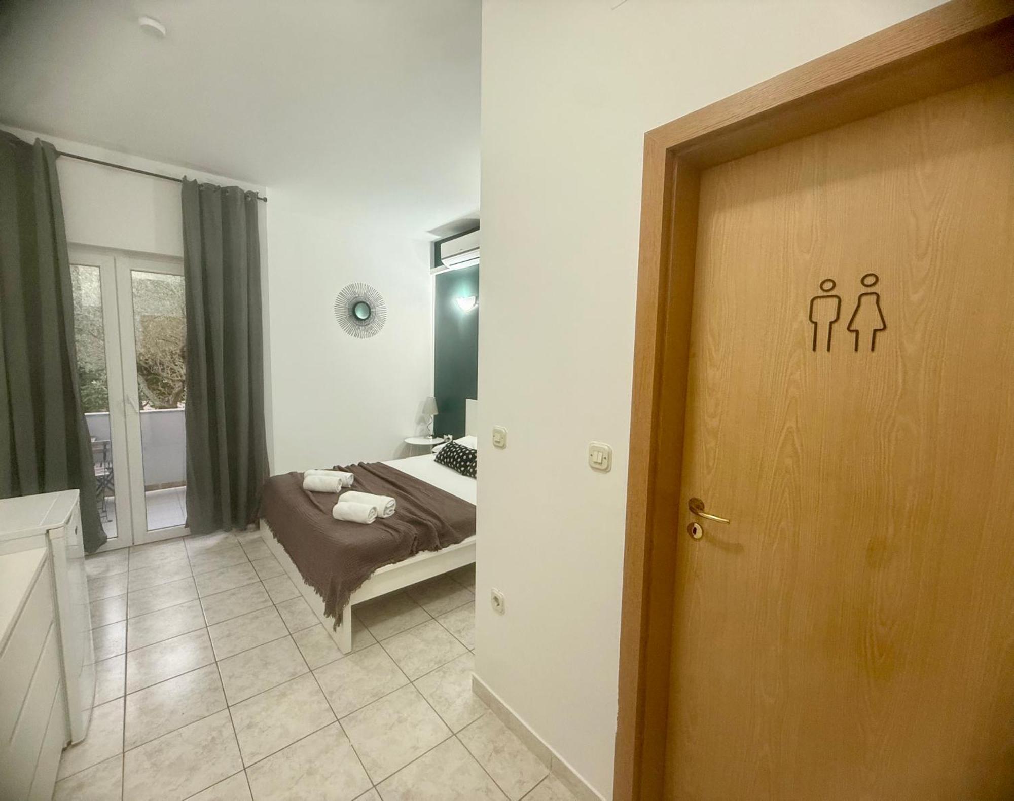 Apartments Ana & Ita โนวาลยา ภายนอก รูปภาพ
